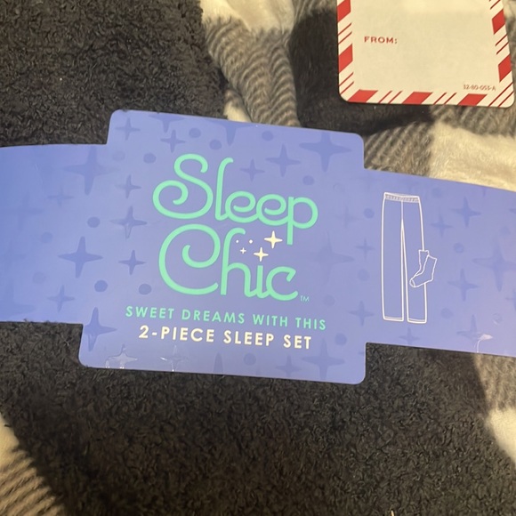 Sleep Chic Fleece Pants & Socks Set - Picture 2 of 8